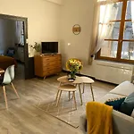Joli Quartier Historique, 5 Pers